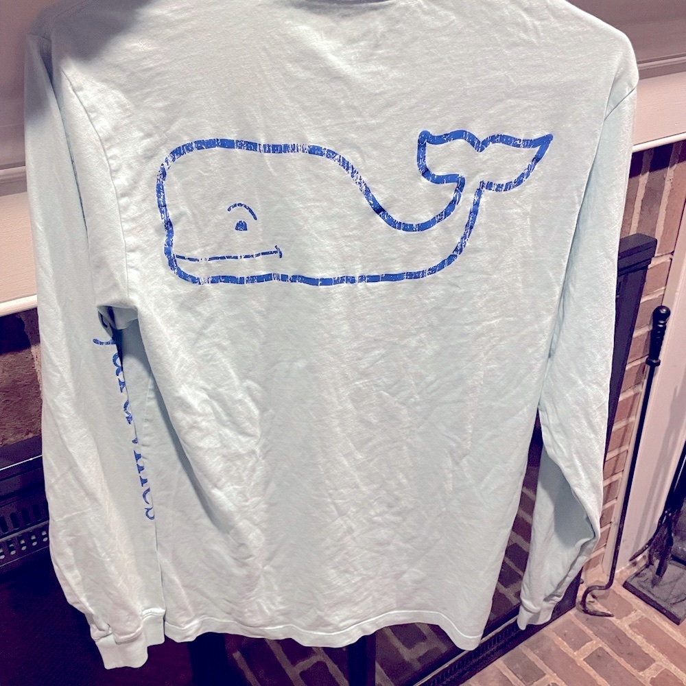 Adult size XS vineyard vines long sleeve shirt